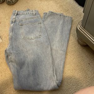 size 26, very comfortable only worn twice !